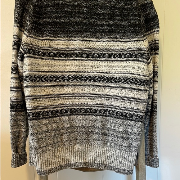 Men's Gray Patterned Cardigan Sweater - Picture 4 of 6